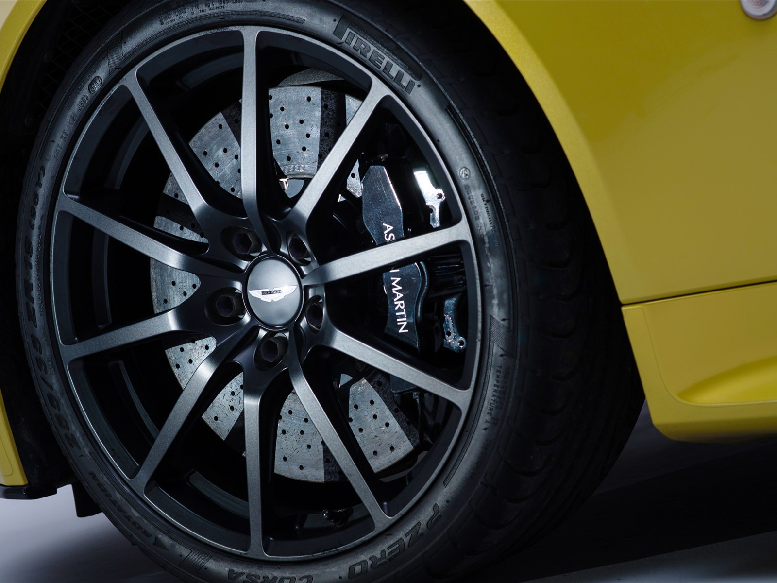 Aston Martin V12 Vantage S 2014